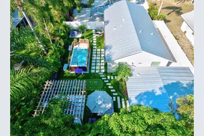 607 37th Street W, Bradenton, FL 34205 - Photo 2