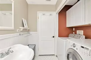 1712 Siesta Dr, Sarasota, FL 34239 - Photo 12