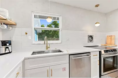 2667 Cheryle Lane, Sarasota, FL 34237 - Photo 24