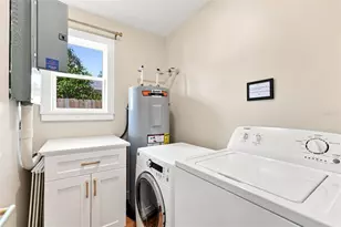 2667 Cheryle Ln, Sarasota, FL 34237 - Photo 32