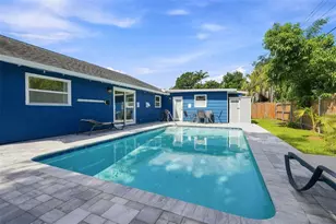 2667 Cheryle Ln, Sarasota, FL 34237 - Photo 8