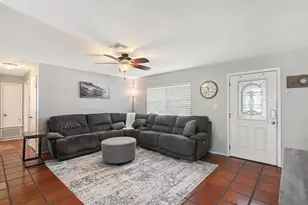 5338 Foxwood Dr, Sarasota, FL 34232 - Photo 6