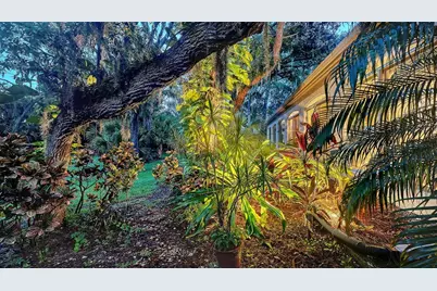 3477 Hadfield Greene #2, Sarasota, FL 34235 - Photo 6