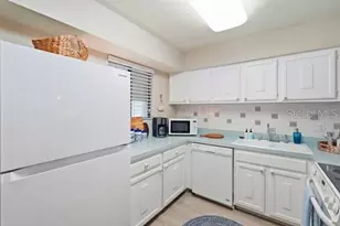 1801 Gulf Dr N, Bradenton Beach, FL 34217 - Photo 6