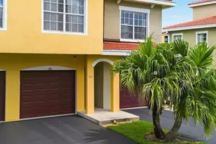 5601 Bentgrass Dr, Sarasota, FL 34235 - Photo 2