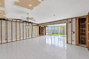 13401 1st St E, Madeira Beach, FL 33708 - Photo 18