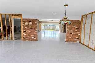 13401 1st St E, Madeira Beach, FL 33708 - Photo 14