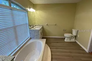 494 Lake of the Woods Dr, Venice, FL 34293 - Photo 18