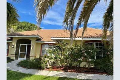 494 Lake Of The Woods Drive, Venice, FL 34293 - Photo 1