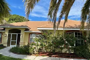 494 Lake of the Woods Dr, Venice, FL 34293 - Photo 1