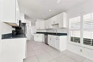 3248 Gulf Watch Ct, Sarasota, FL 34231 - Photo 12