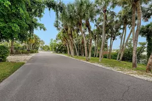 2417 Casey Key Rd, Nokomis, FL 34275 - Photo 14