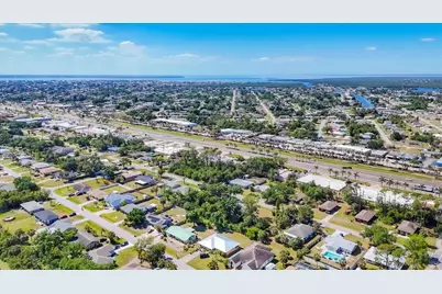 2538 Lakeshore Circle, Port Charlotte, FL 33952 - Photo 28