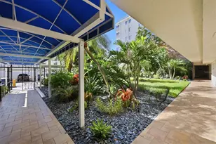 800 Benjamin Franklin Dr, Sarasota, FL 34236 - Photo 22
