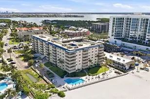 800 Benjamin Franklin Dr, Sarasota, FL 34236 - Photo 28