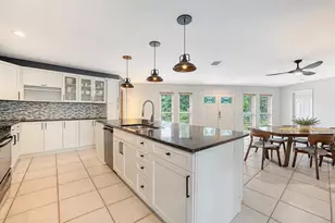 5211 Inverness Dr, Sarasota, FL 34243 - Photo 8