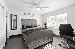 651 Avenida Del Norte, Sarasota, FL 34242 - Photo 16