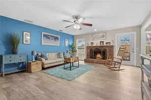 2112 S Brink Ave, Sarasota, FL 34239 - Photo 2