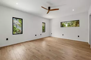 1675 5th St, Sarasota, FL 34236 - Photo 28