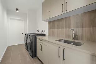 1675 5th St, Sarasota, FL 34236 - Photo 18