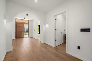 1675 5th St, Sarasota, FL 34236 - Photo 6