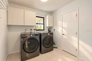 3721 Aster Dr, Sarasota, FL 34233 - Photo 26