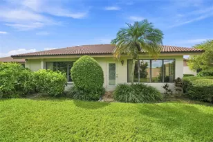 3871 Wilshire Cir W, Sarasota, FL 34238 - Photo 4