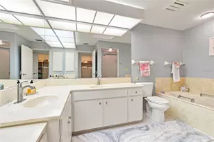 3871 Wilshire Cir W, Sarasota, FL 34238 - Photo 36