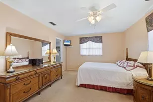 3262 Brockton Ln, Sarasota, FL 34239 - Photo 20