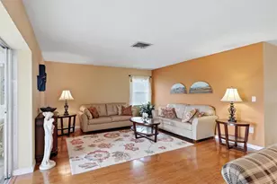 3262 Brockton Ln, Sarasota, FL 34239 - Photo 10