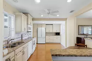 3262 Brockton Ln, Sarasota, FL 34239 - Photo 18