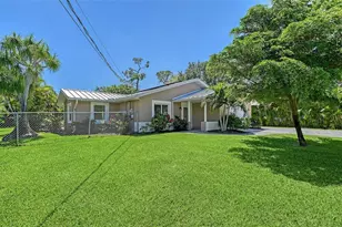 305 Hills Rd, Nokomis, FL 34275 - Photo 4