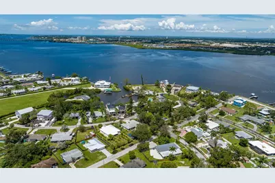 216 24th Street NE, Bradenton, FL 34208 - Photo 22