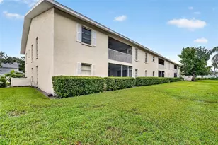 7283 Eleanor Cir, Sarasota, FL 34243 - Photo 44