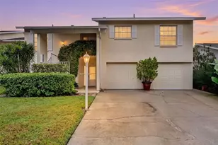 7283 Eleanor Cir, Sarasota, FL 34243 - Photo 1