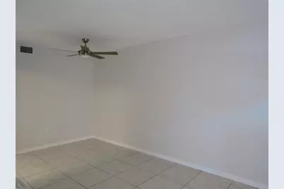 7304 W Country Club Drive N #115, Sarasota, FL 34243 - Photo 14