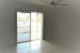 7304 W Country Club Dr N, Sarasota, FL 34243 - Photo 12