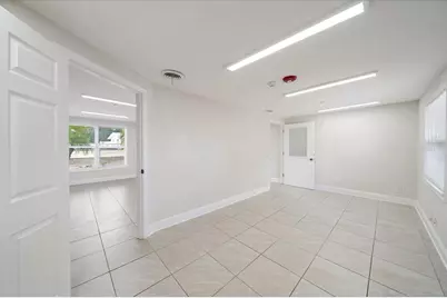 2535 Bee Ridge Road, Sarasota, FL 34239 - Photo 4