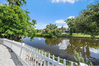 2535 Bee Ridge Road, Sarasota, FL 34239 - Photo 14