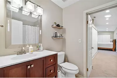 5828 Sandy Pointe Drive, Sarasota, FL 34233 - Photo 16