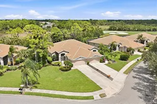 9413 Forest Hills Cir, Sarasota, FL 34238 - Photo 4