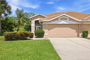 9413 Forest Hills Cir, Sarasota, FL 34238 - Photo 2