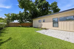 1706 Livingstone St, Sarasota, FL 34231 - Photo 18