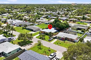 1706 Livingstone St, Sarasota, FL 34231 - Photo 2