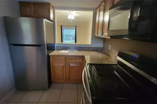 960 La Costa Cir, Sarasota, FL 34237 - Photo 6