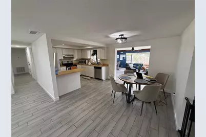 4039 Velarde Lane, Sarasota, FL 34235 - Photo 4