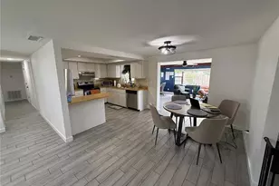4039 Velarde Ln, Sarasota, FL 34235 - Photo 4