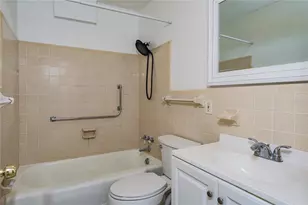1225 Casabella Dr, Bradenton, FL 34209 - Photo 12