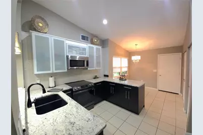 5699 Westwind Ln, Sarasota, FL 34231 - Photo 4