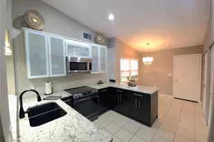 5699 Westwind Ln, Sarasota, FL 34231 - Photo 4